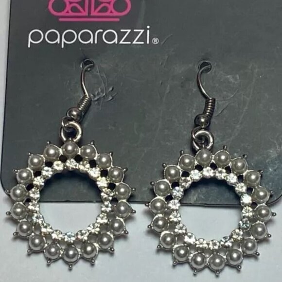 Paparazzi Must Love Diamonds Dangle Hoop Hook Fashion Diamond Pearl Earrings NWT - Picture 2 of 4
